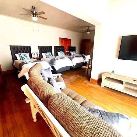 Nkwasi Lodge Parys Bagian luar foto