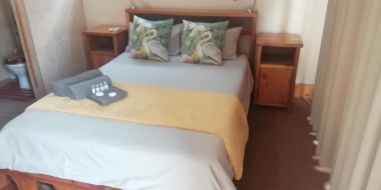 Nkwasi Lodge Parys Bagian luar foto