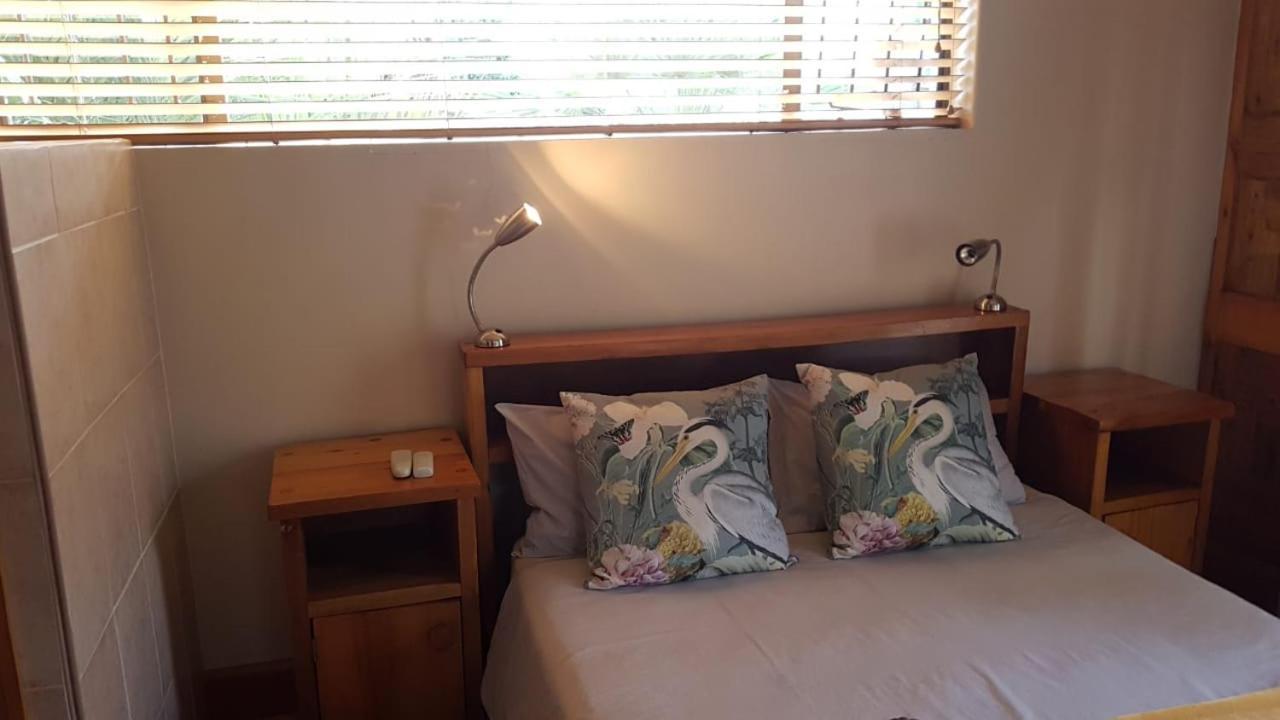Nkwasi Lodge Parys Bagian luar foto