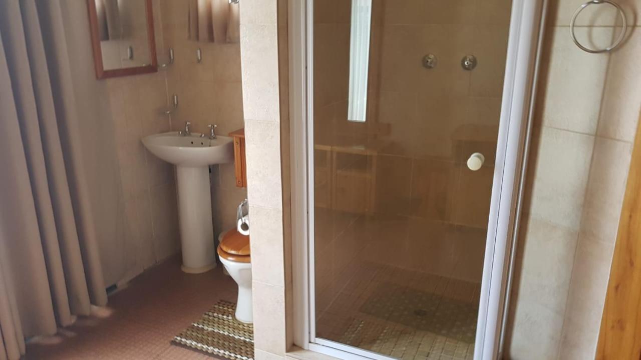 Nkwasi Lodge Parys Bagian luar foto