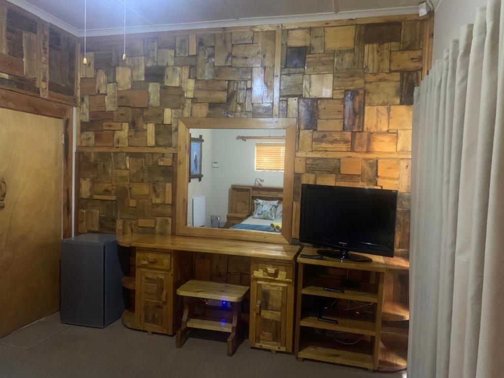 Nkwasi Lodge Parys Bagian luar foto