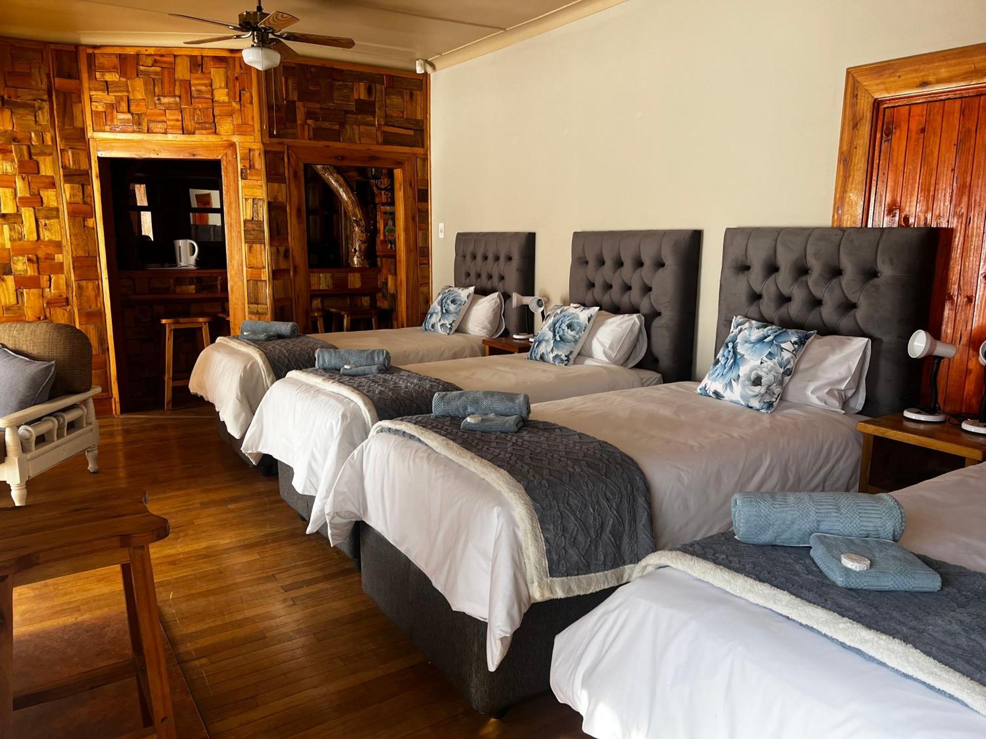 Nkwasi Lodge Parys Bagian luar foto