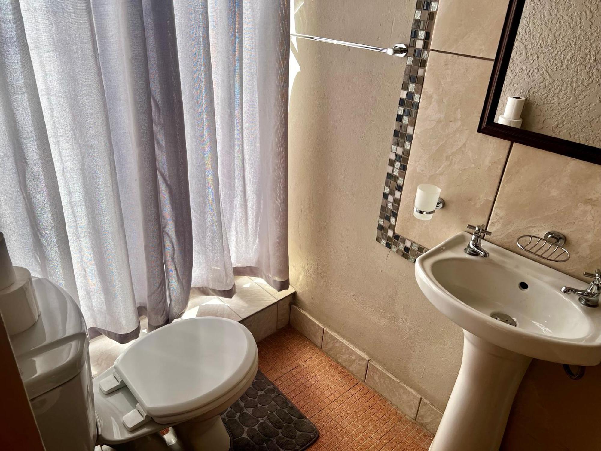 Nkwasi Lodge Parys Bagian luar foto