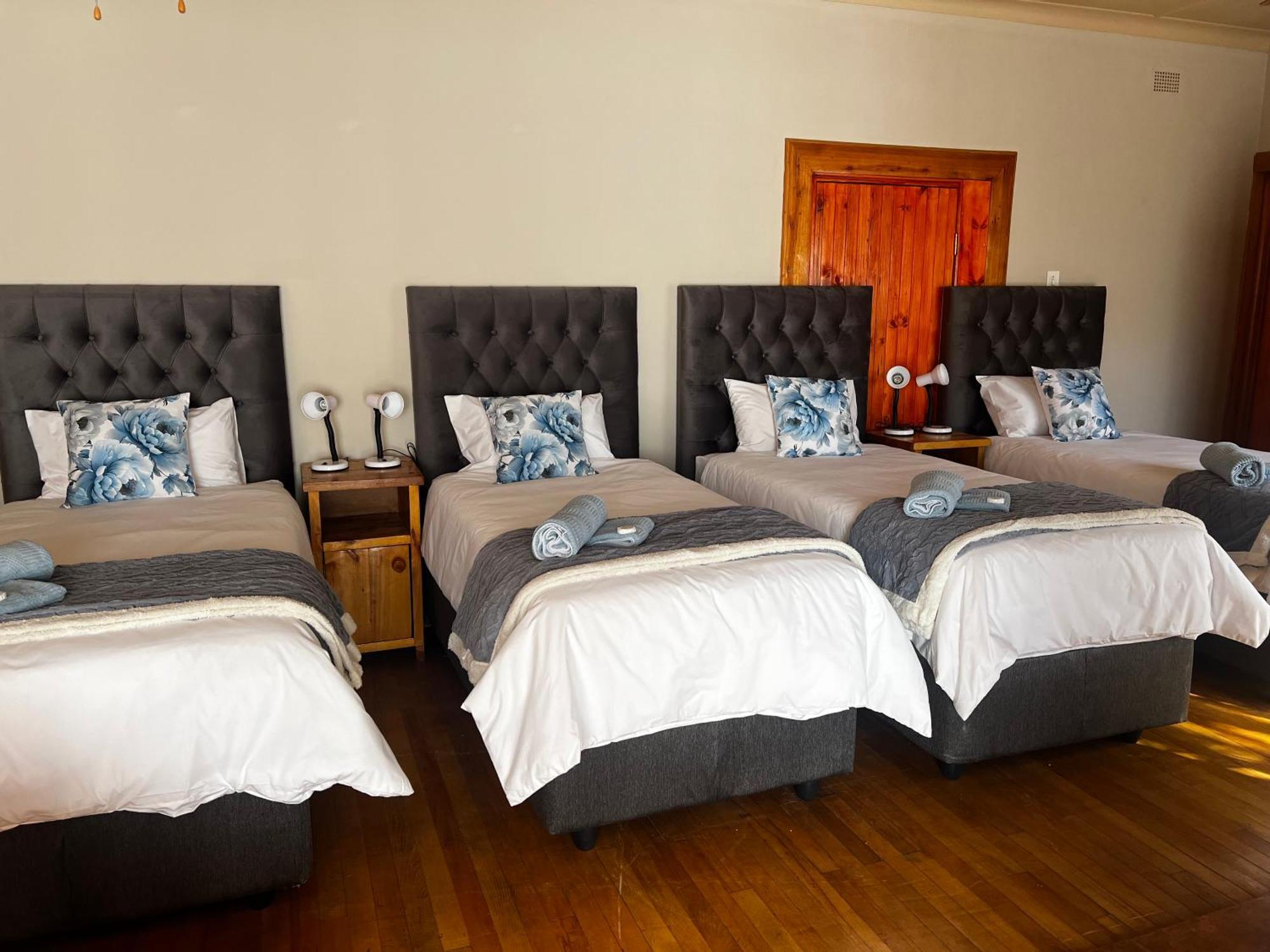 Nkwasi Lodge Parys Bagian luar foto